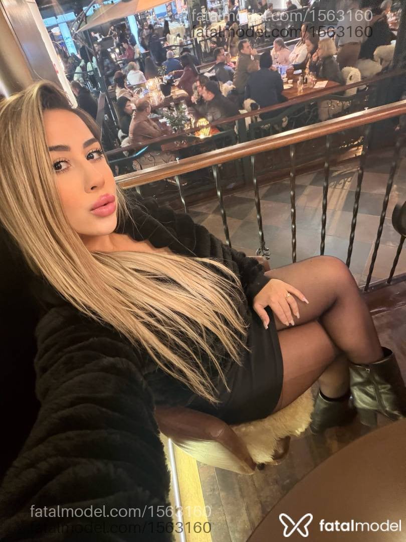 Acompanhante mulher loira (o) de olhos castanhos em Rio do Sul - Mirela Ferraz