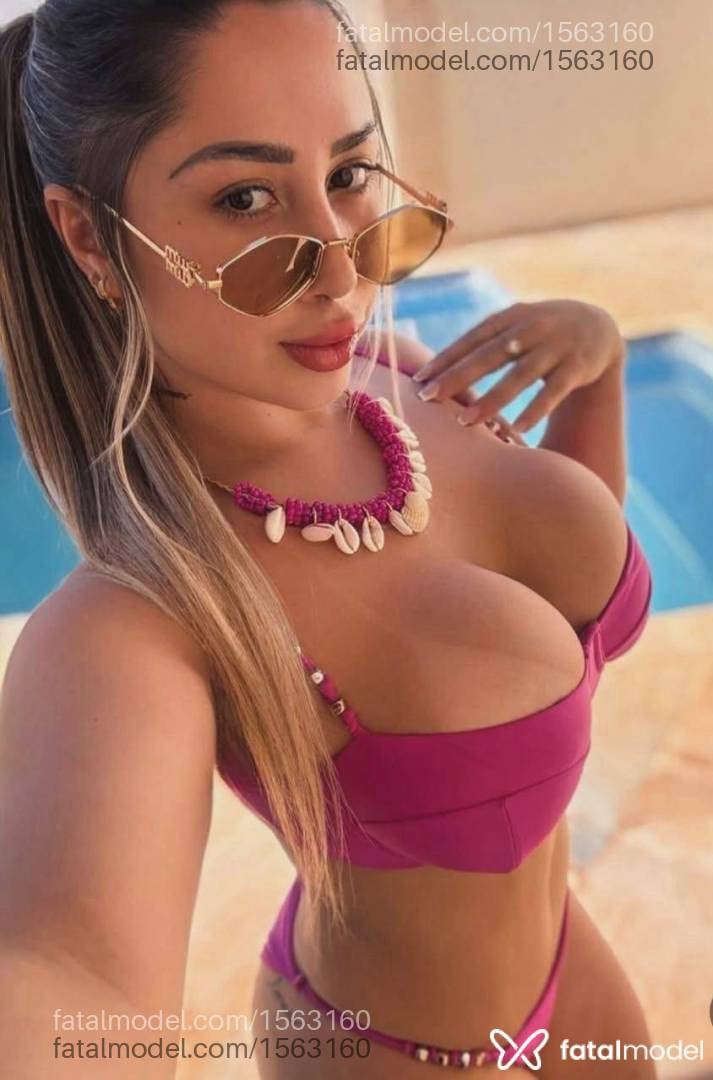 Acompanhante mulher loira (o) de olhos castanhos - Maitê Lins