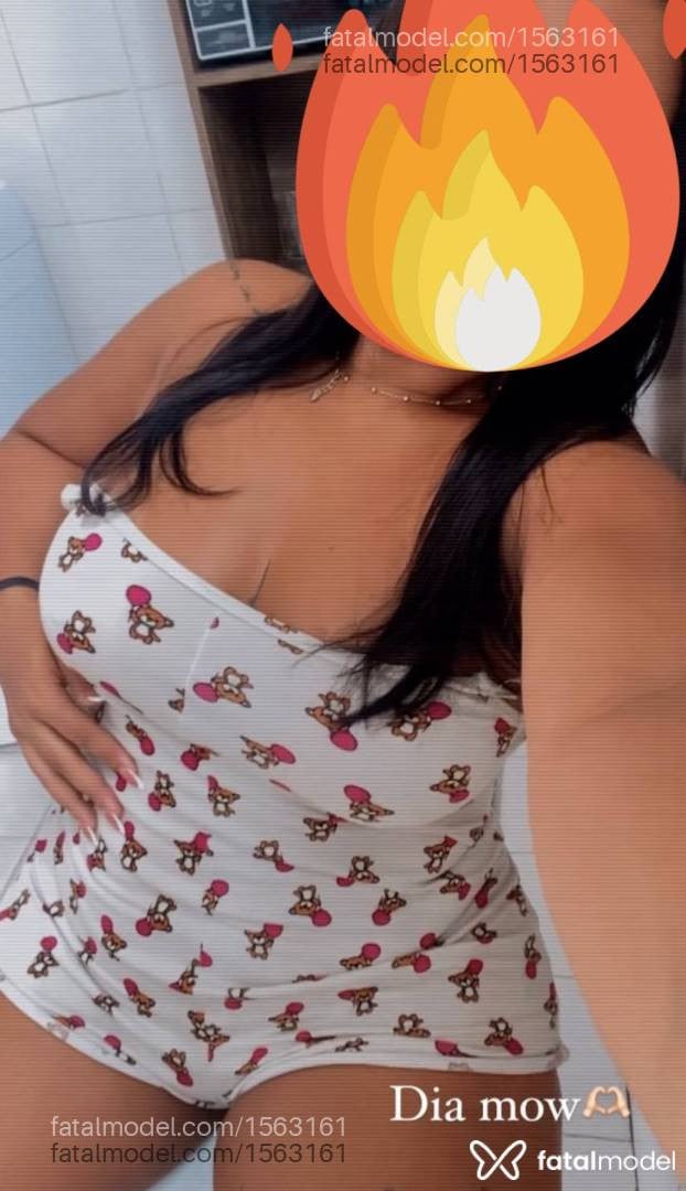 Acompanhante mulher morena (o) de olhos pretos - Looma Castro