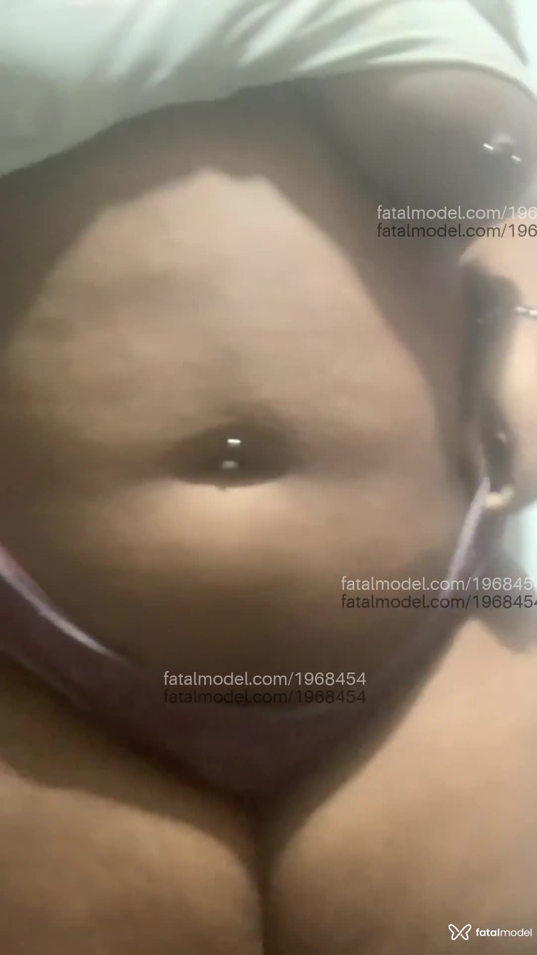 Acompanhante mulher ruiva (o) de olhos mel - Morena