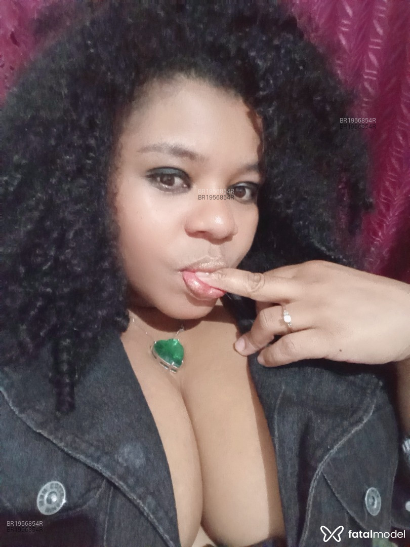 Acompanhante mulher morena (o) de olhos castanhos em Virtual Acompanhante mulher morena (o) de olhos castanhos em Virtual - Miafetichista