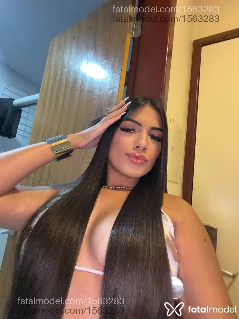 Acompanhante mulher com cabelo castanho de olhos castanhos - Belinha