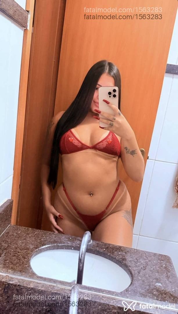 Acompanhante mulher com cabelo castanho de olhos castanhos - Belinha