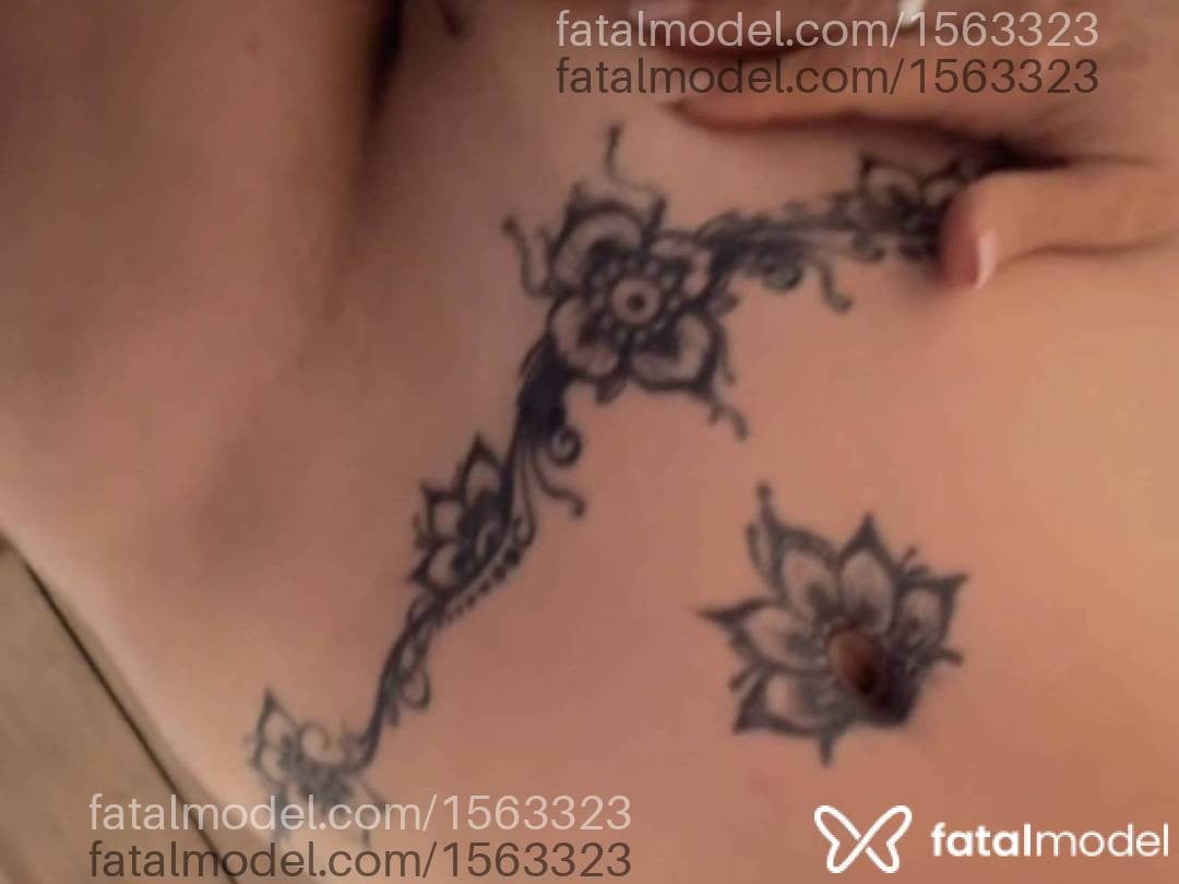 Acompanhante mulher loira (o) de olhos castanhos - Fabiana