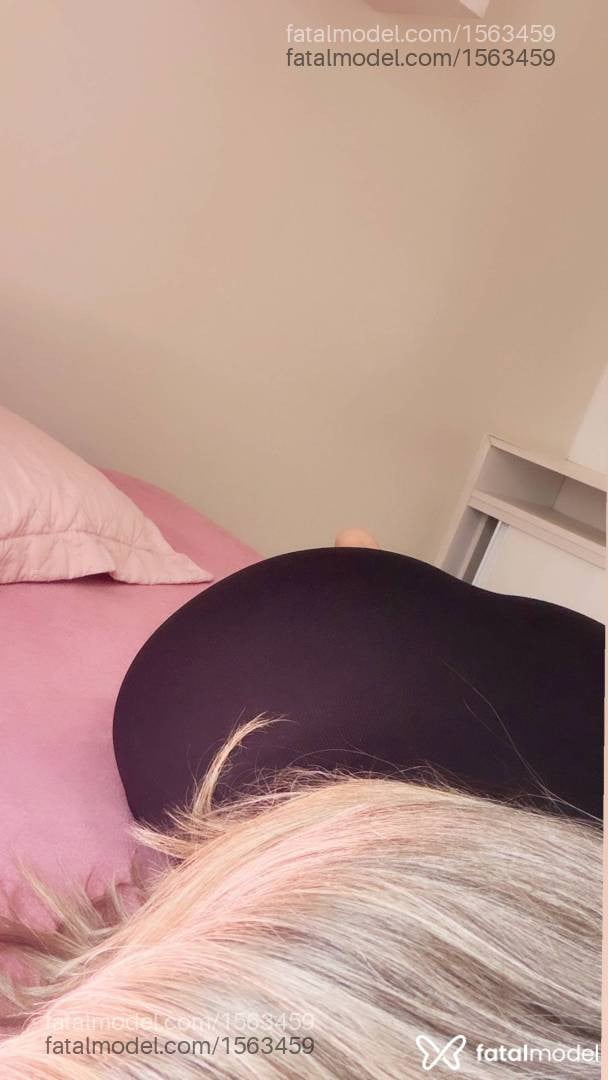 Acompanhante mulher loira (o) de olhos castanhos - Anitta
