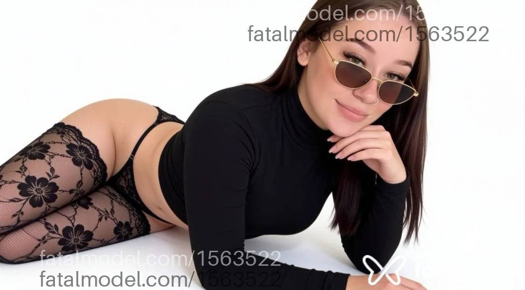 Acompanhante mulher com cabelo castanho de olhos verdes - Milena Alencar