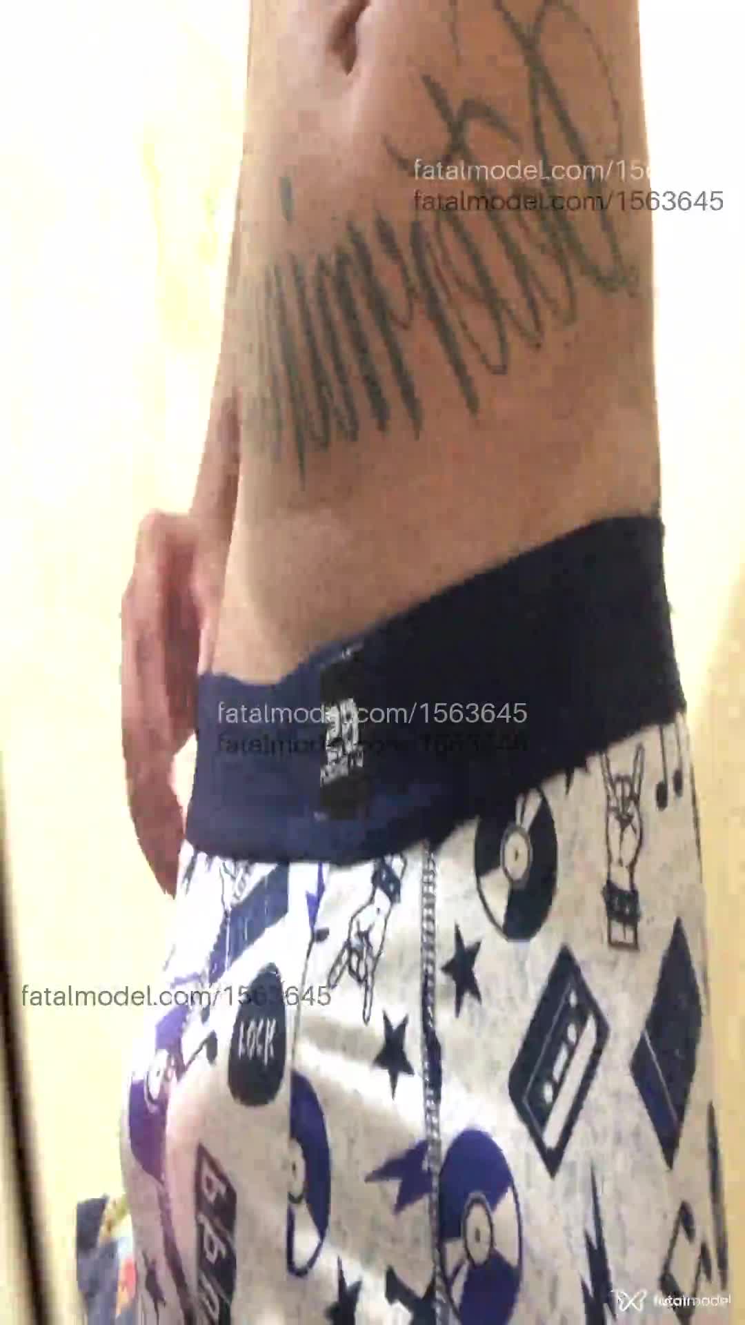 Acompanhante homem morena (o) de olhos castanhos em Virtual - Leviano