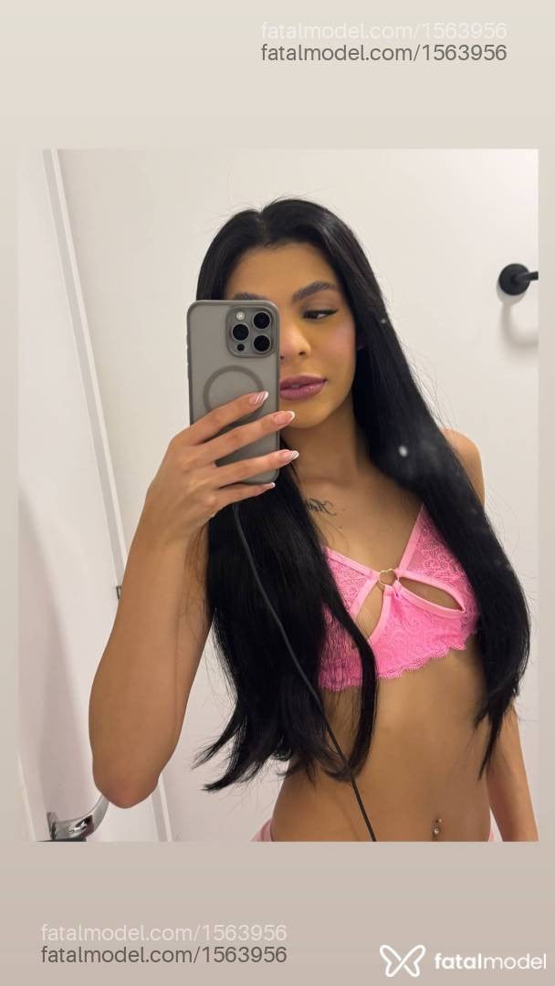 Acompanhante mulher morena (o) de olhos pretos - Pietra Albuquerque