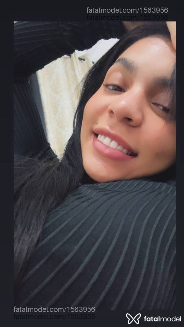 Acompanhante mulher morena (o) de olhos pretos - Pietra Albuquerque