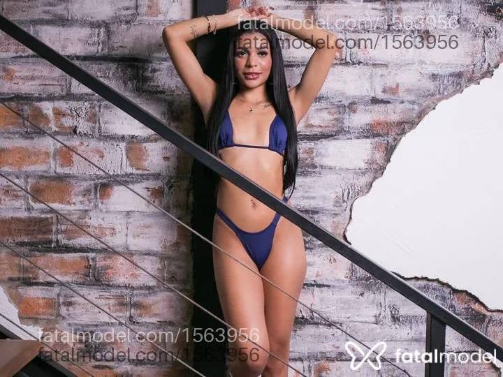Acompanhante mulher morena (o) de olhos pretos - Pietra Albuquerque