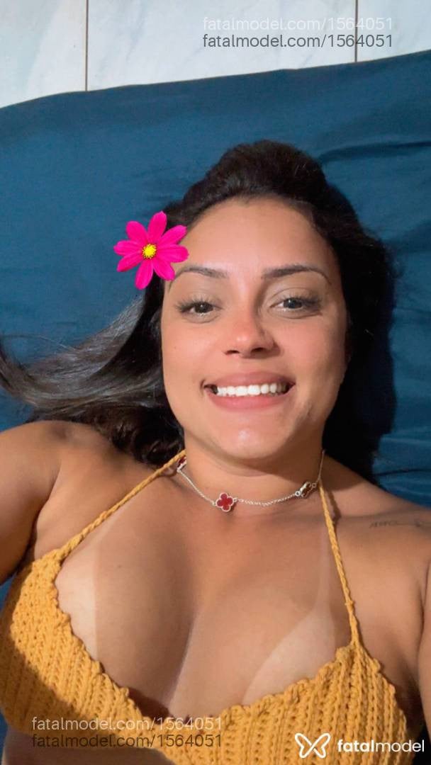 Acompanhante mulher com cabelo castanho de olhos castanhos - Suellen