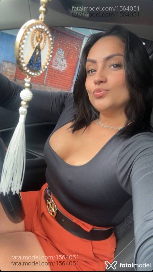 Acompanhante mulher com cabelo castanho de olhos castanhos - Suellen