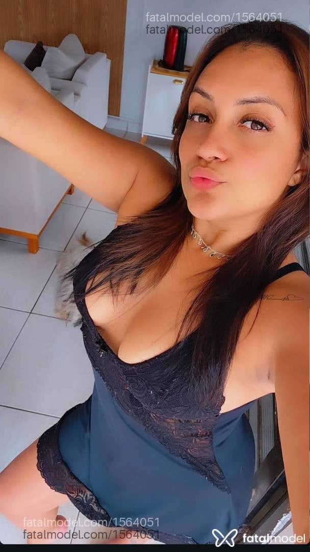 Acompanhante mulher com cabelo castanho de olhos castanhos - Suellen