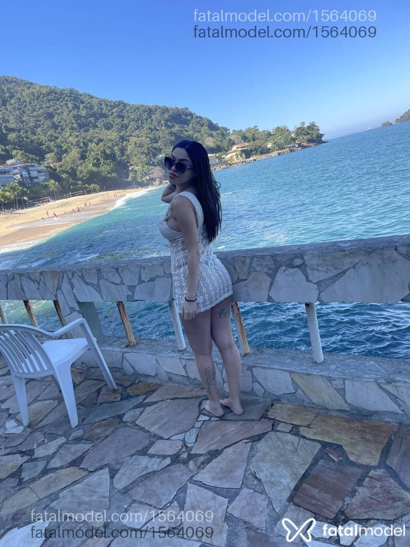 Acompanhante mulher loira (o) de olhos castanhos - Emily Bueno