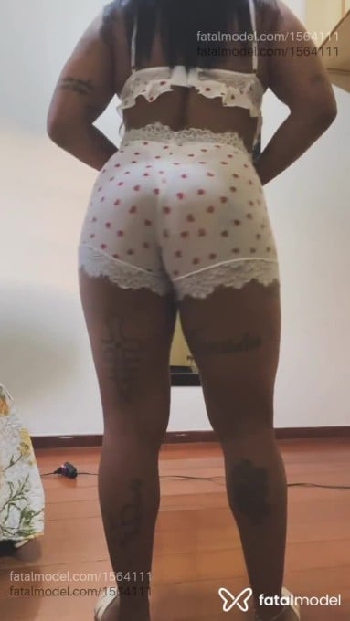 Acompanhante mulher com cabelo castanho de olhos castanhos em Uberaba - Gaby diisponivell