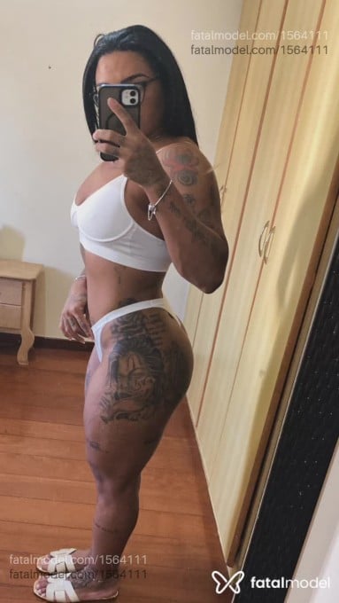 Acompanhante mulher com cabelo castanho de olhos castanhos em Uberaba - Gaby diisponivell