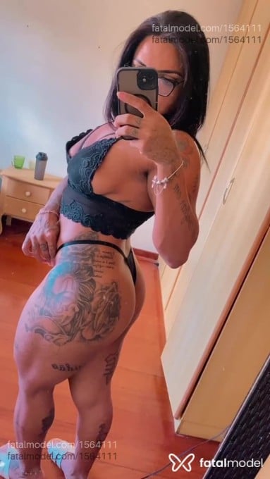 Acompanhante mulher com cabelo castanho de olhos castanhos em Uberaba - Gaby diisponivell
