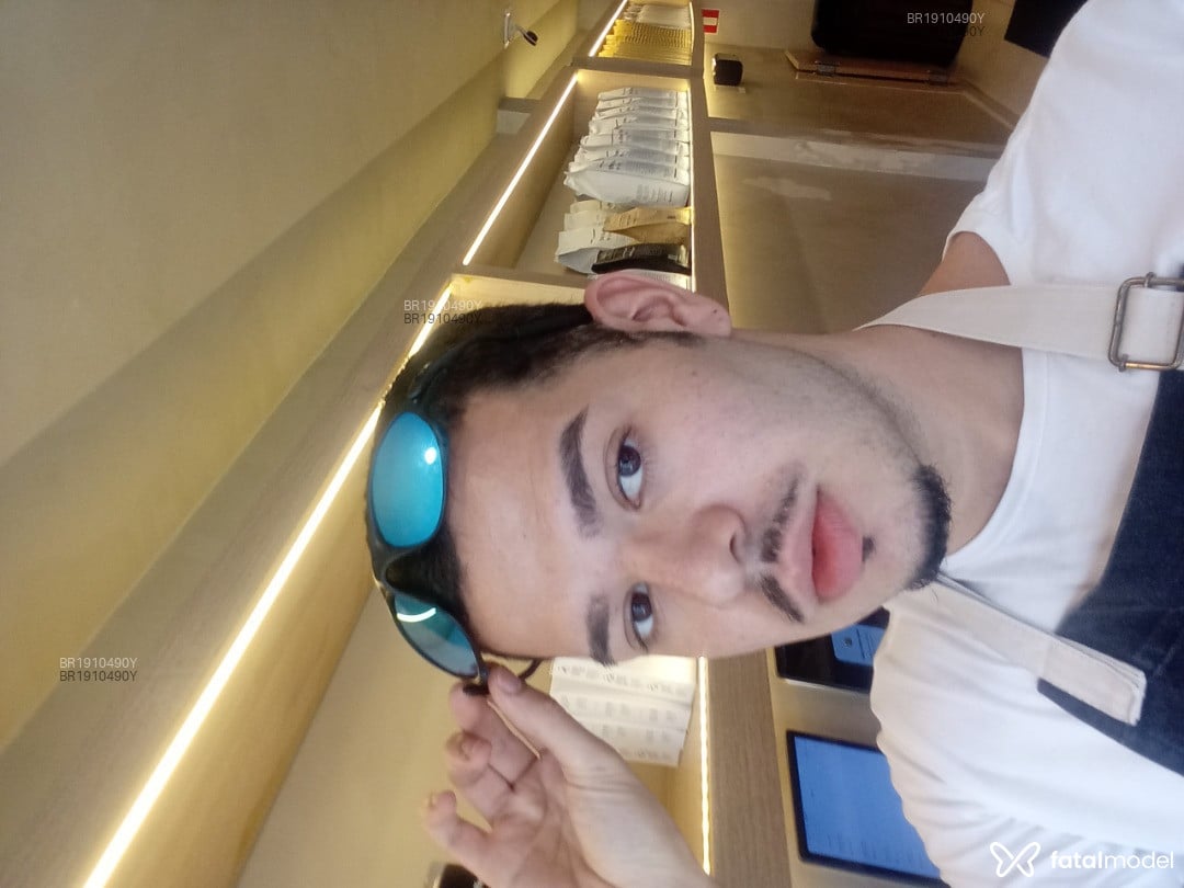 Acompanhante homem com cabelo castanho de olhos castanhos em São Paulo - GaiatodesP