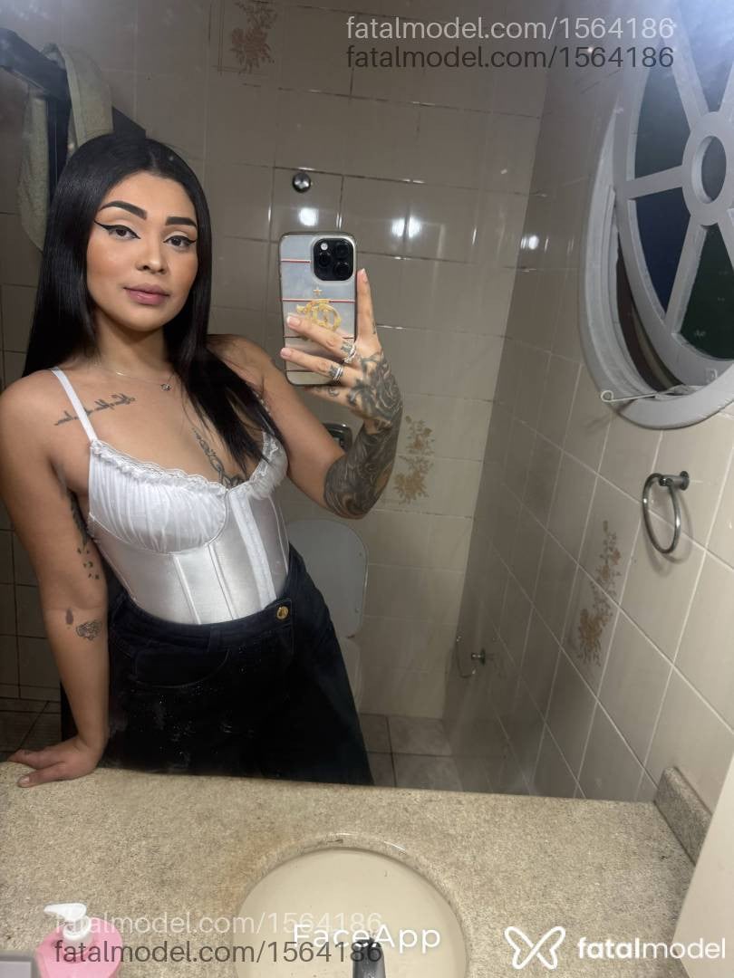 Acompanhante mulher morena (o) de olhos castanhos - Victoria spinelli