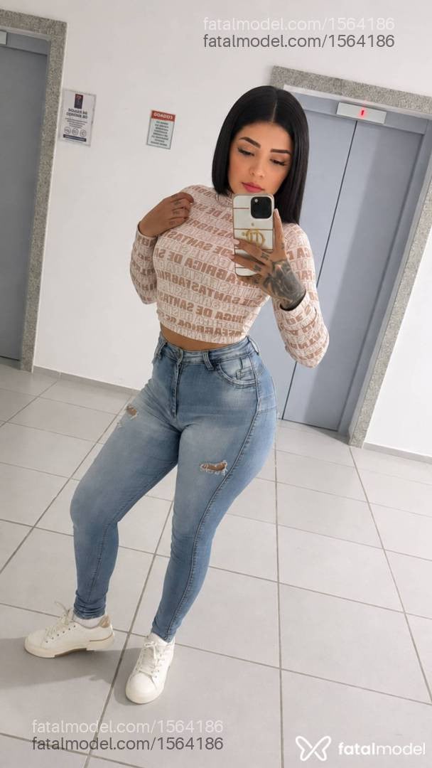 Acompanhante mulher morena (o) de olhos castanhos - Victoria spinelli