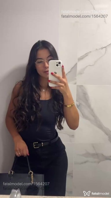Acompanhante mulher morena (o) de olhos pretos em Maringá - Maitê