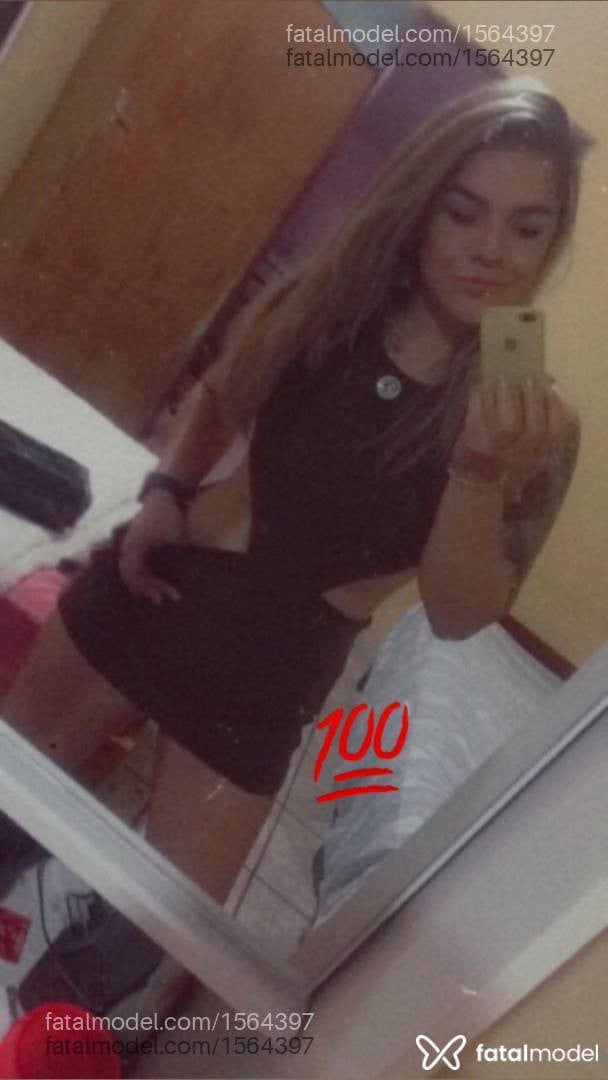Acompanhante mulher loira (o) de olhos mel - Maxine