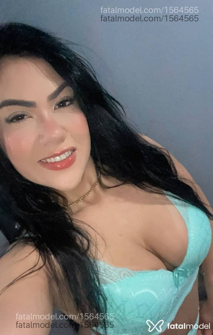 Acompanhante mulher morena (o) de olhos castanhos - Lari