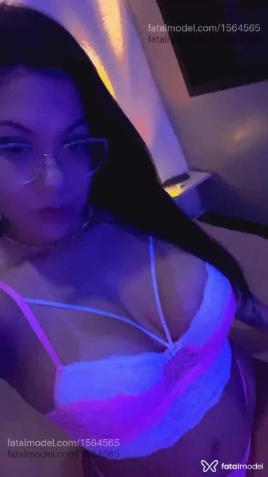Acompanhante mulher morena (o) de olhos castanhos em Pelotas Acompanhante mulher morena (o) de olhos castanhos em Pelotas - Lari