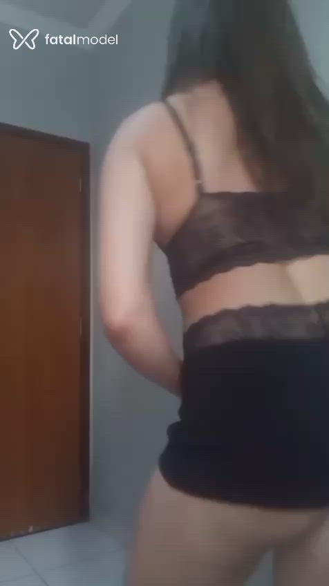 Acompanhante mulher com cabelo castanho de olhos castanhos em Maringá Acompanhante mulher com cabelo castanho de olhos castanhos em Maringá - Laura