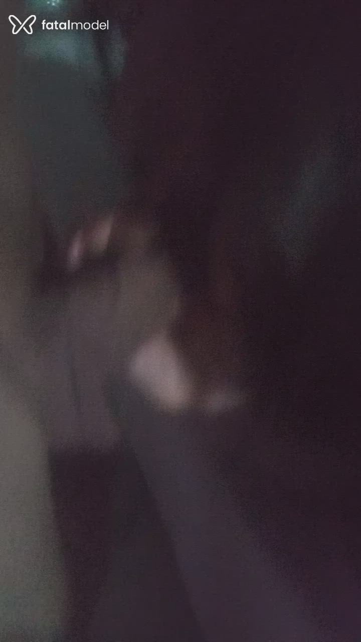 Acompanhante mulher com cabelo castanho de olhos castanhos em Maringá Acompanhante mulher com cabelo castanho de olhos castanhos em Maringá - Laura