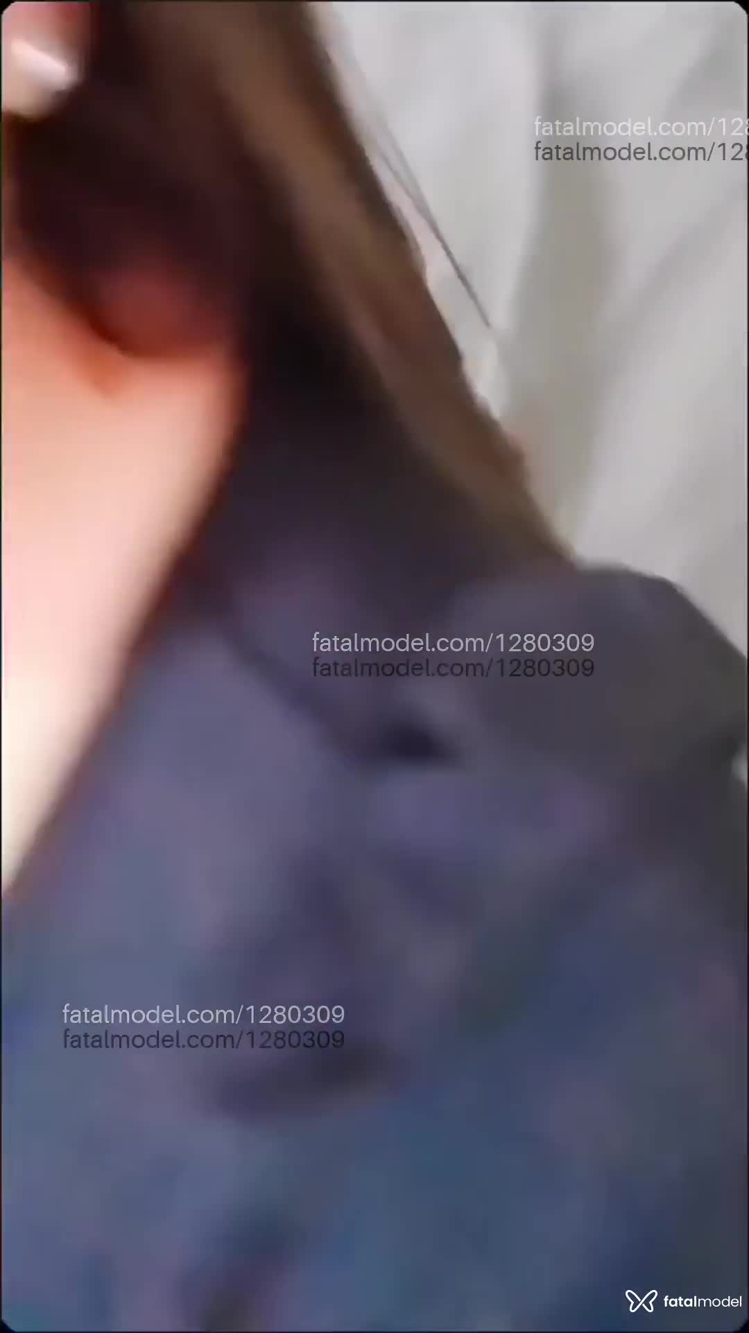 Acompanhante mulher com cabelo castanho de olhos castanhos - Ali Acompanhante mulher com cabelo castanho de olhos castanhos - Ali
