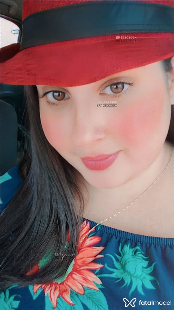 Acompanhante mulher com cabelo castanho de olhos castanhos - Ali Acompanhante mulher com cabelo castanho de olhos castanhos - Ali