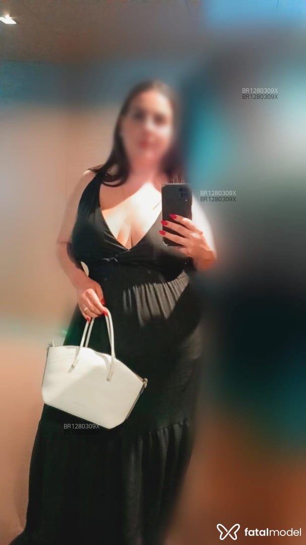 Acompanhante mulher com cabelo castanho de olhos castanhos - Ali Acompanhante mulher com cabelo castanho de olhos castanhos - Ali
