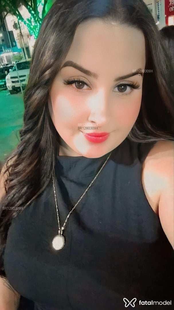 Acompanhante mulher com cabelo castanho de olhos castanhos - Ali Acompanhante mulher com cabelo castanho de olhos castanhos - Ali