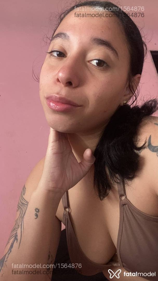 Acompanhante mulher com cabelo castanho de olhos castanhos em Virtual - Monomanaca