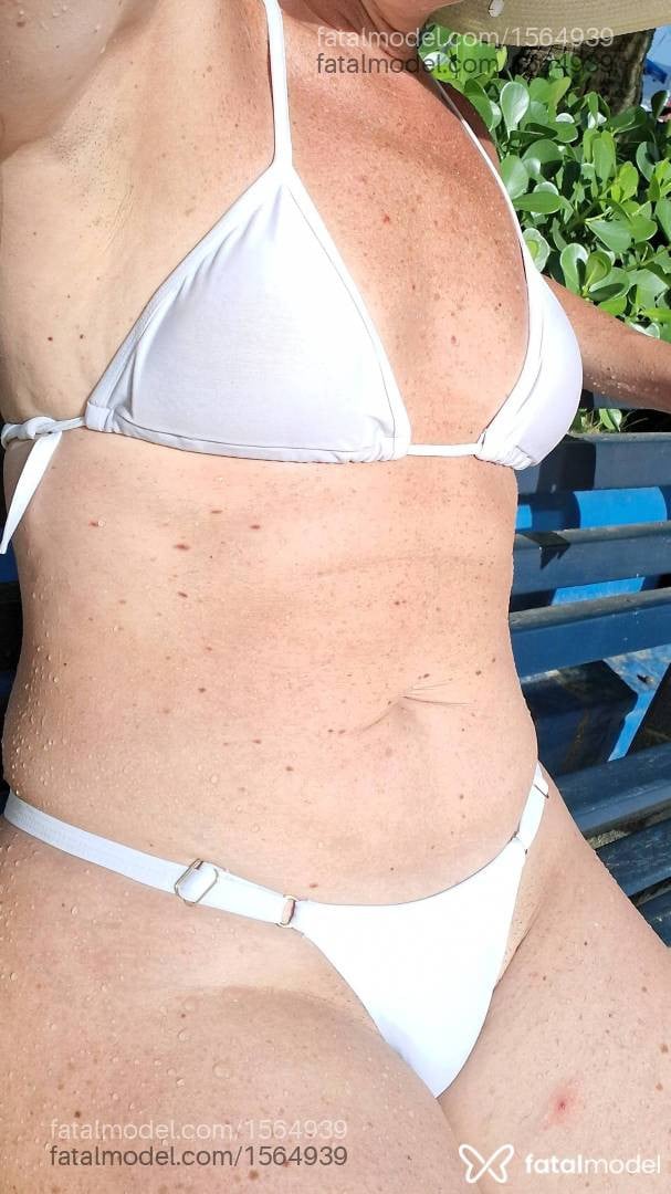 Acompanhante mulher loira (o) de olhos verdes - Luísa Souza
