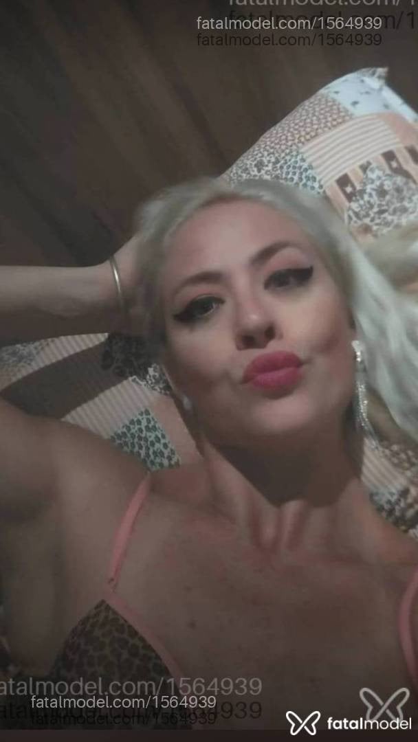Acompanhante mulher loira (o) de olhos verdes - Luísa Souza