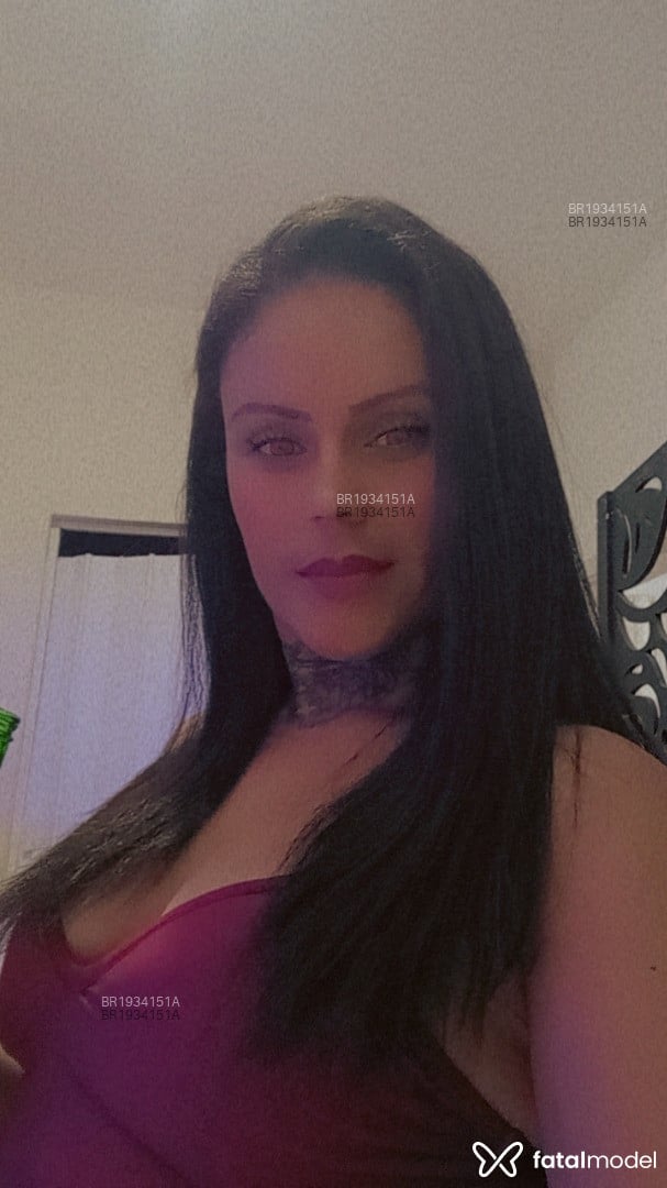 Acompanhante mulher com cabelo castanho de olhos castanhos em Araçatuba - Cristal
