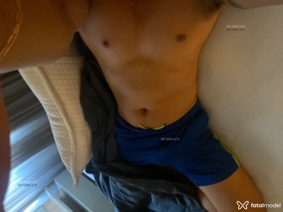 Acompanhante homem morena (o) de olhos pretos em Virtual Acompanhante homem morena (o) de olhos pretos em Virtual - FELIPE AUGUSTO