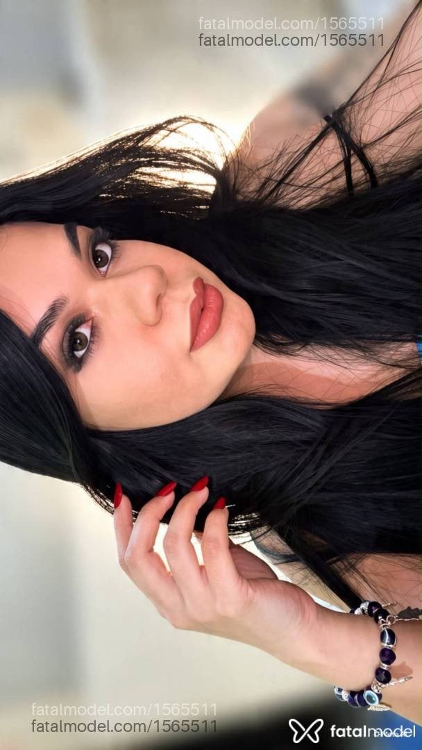 Acompanhante mulher morena (o) de olhos mel - Julinha Salles
