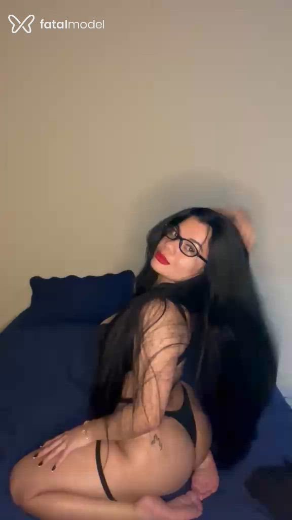 Acompanhante mulher morena (o) de olhos mel - Julinha Salles