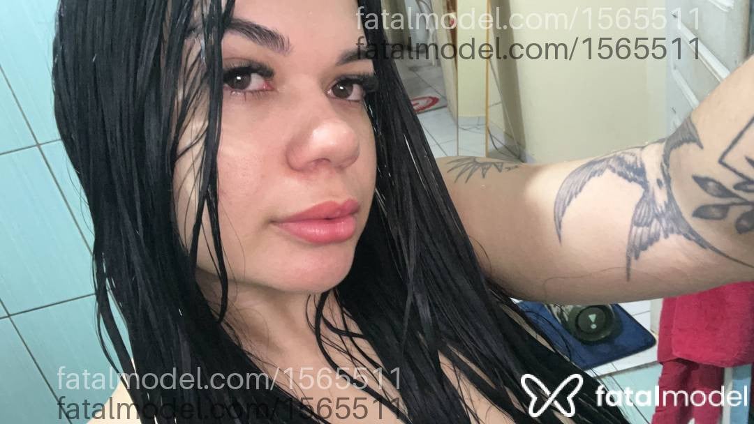 Acompanhante mulher morena (o) de olhos mel - Julinha Salles