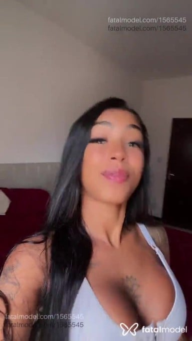 Acompanhante mulher morena (o) de olhos pretos em Rio das Ostras - Thayna