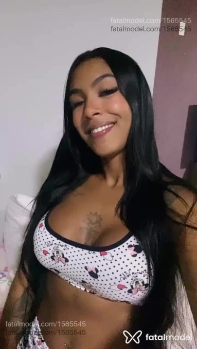 Acompanhante mulher morena (o) de olhos pretos em Rio das Ostras Acompanhante mulher morena (o) de olhos pretos em Rio das Ostras - Thayna