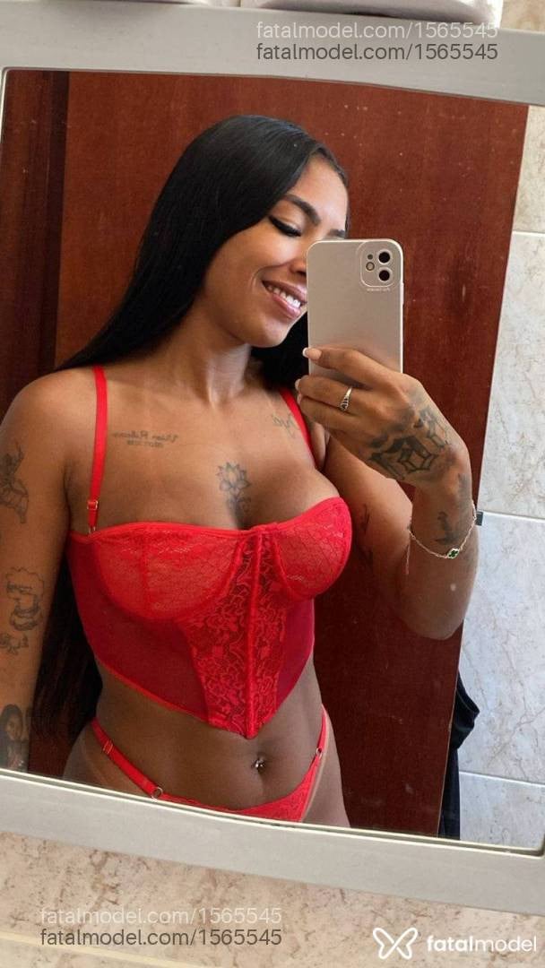 Acompanhante mulher morena (o) de olhos pretos em Rio das Ostras Acompanhante mulher morena (o) de olhos pretos em Rio das Ostras - Thayna