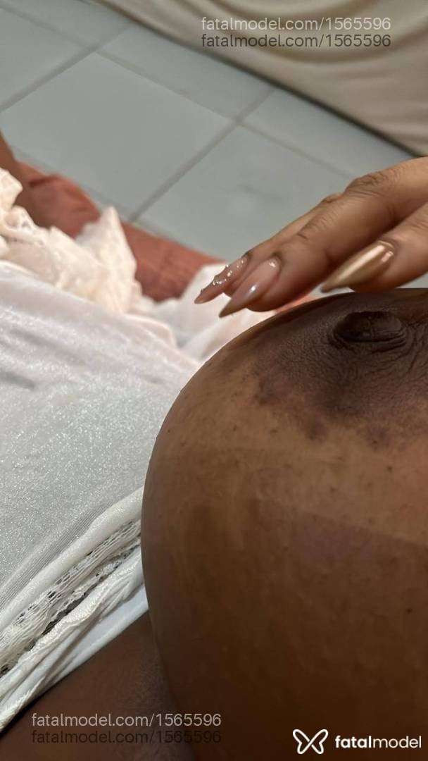 Acompanhante mulher morena (o) de olhos castanhos - Maria Júlia