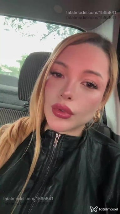 Acompanhante mulher loira (o) de olhos castanhos em Juiz de Fora - Sofia Mansini
