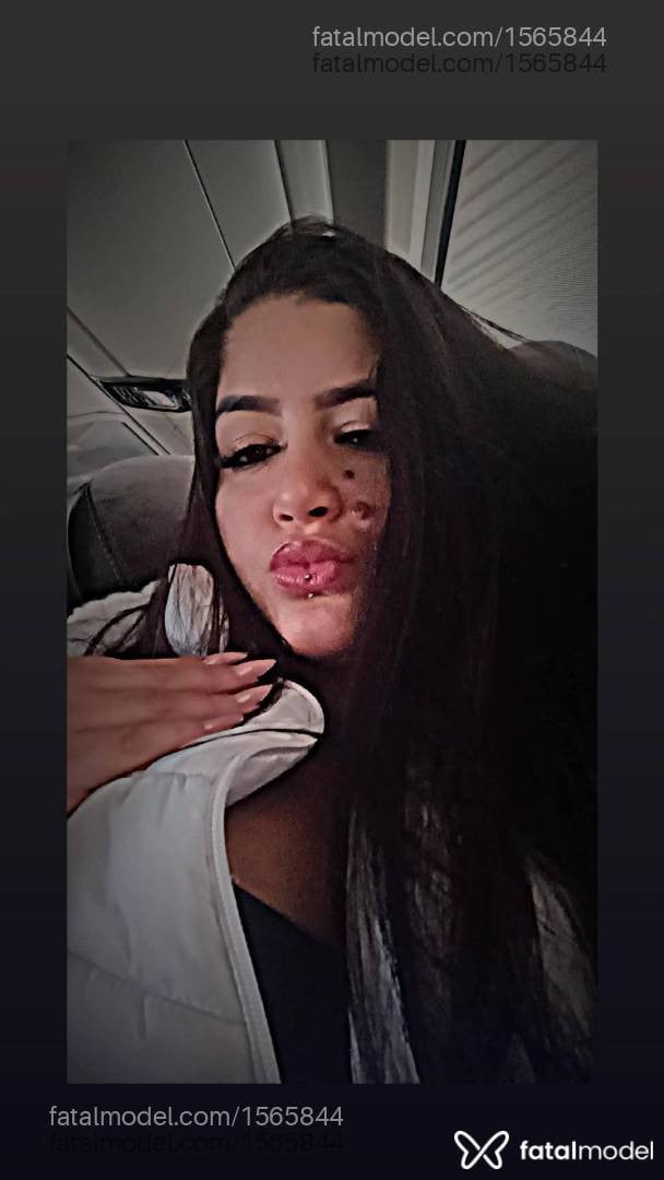 Acompanhante mulher morena (o) de olhos pretos - Fernanda Ferraz
