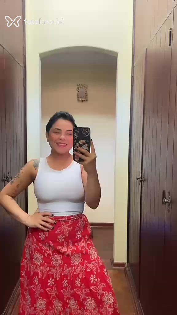 Acompanhante mulher morena (o) de olhos castanhos - Tsuki Acompanhante mulher morena (o) de olhos castanhos - Tsuki
