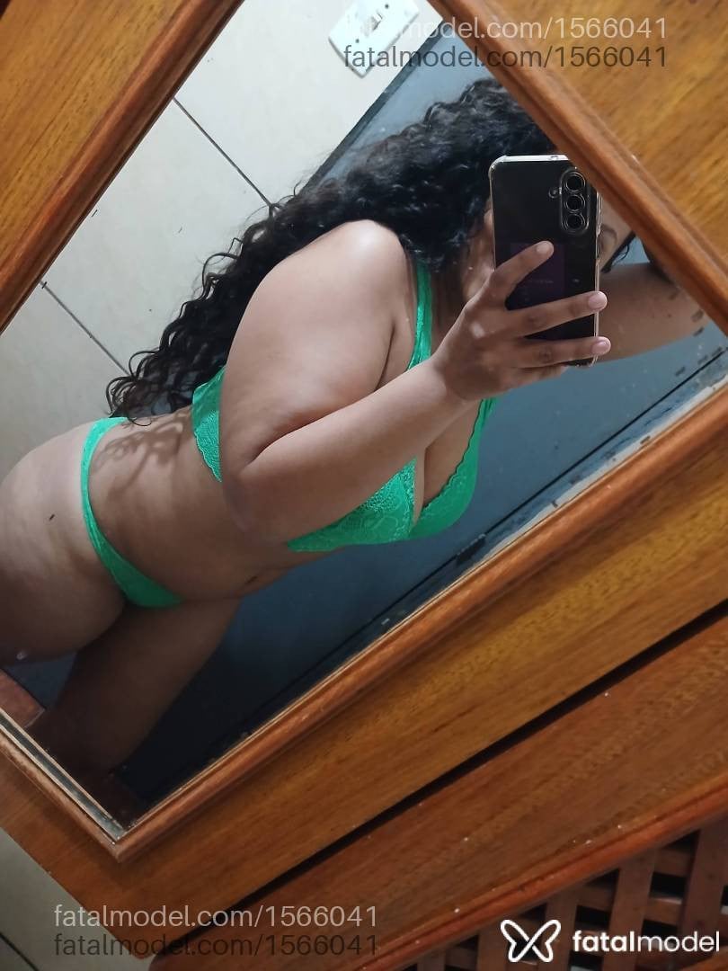 Acompanhante mulher morena (o) de olhos pretos - Camilla Souzza